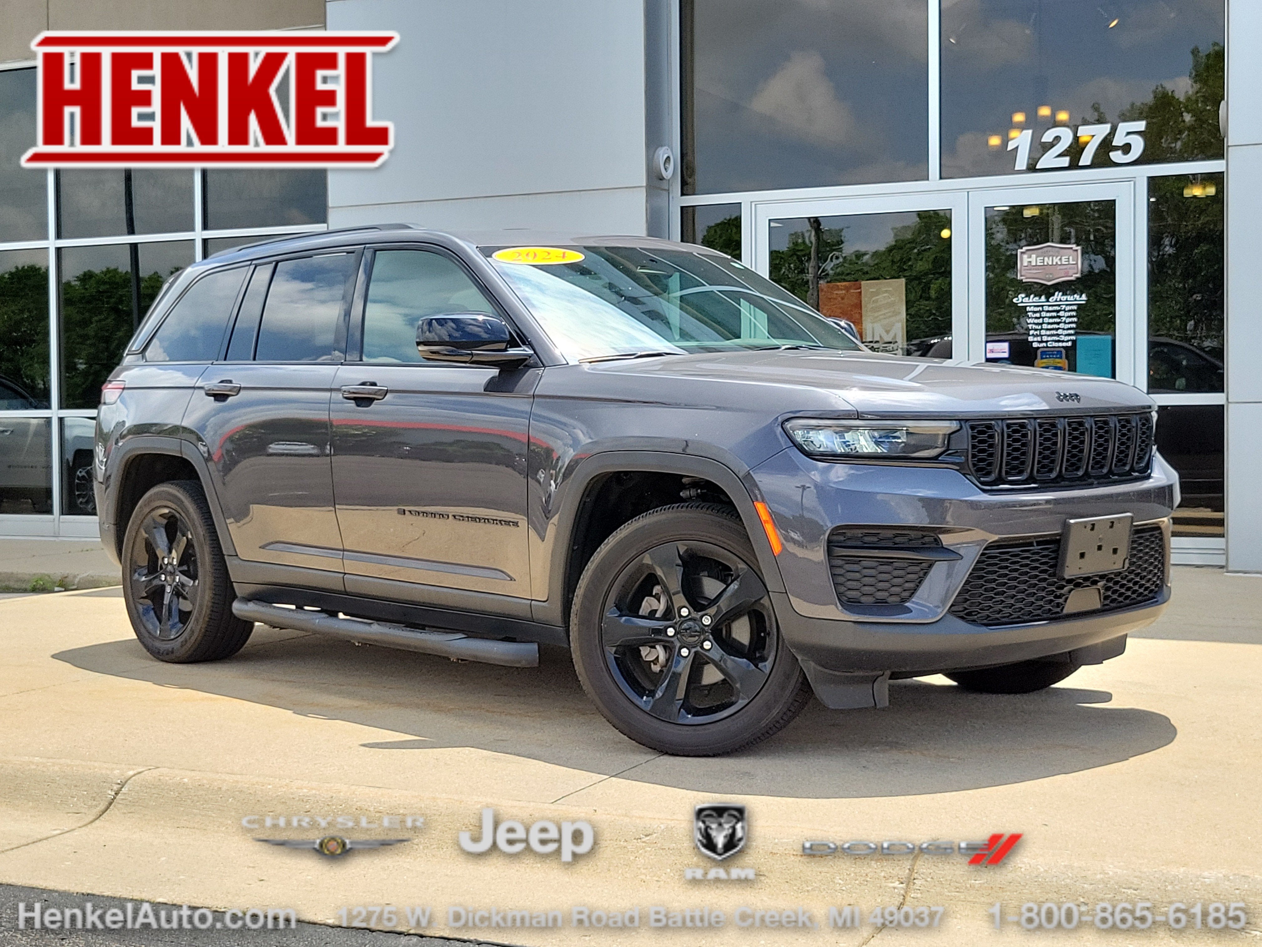 2024 Jeep Grand Cherokee Altitude X 4x4 in Baltic Gray Metallic Clearcoat — front three-quarter view