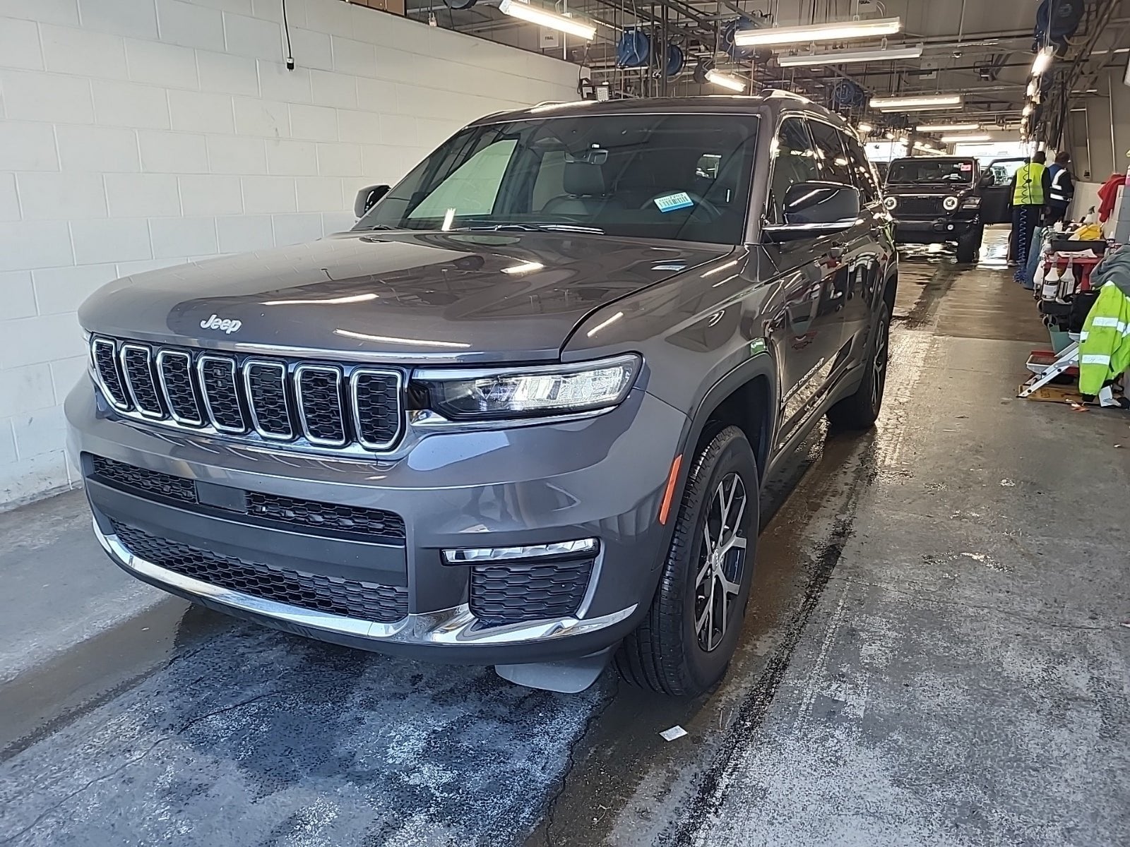 2025 Jeep Grand Cherokee L Limited 4x4 in Baltic Gray Metallic Clearcoat — front three-quarter view