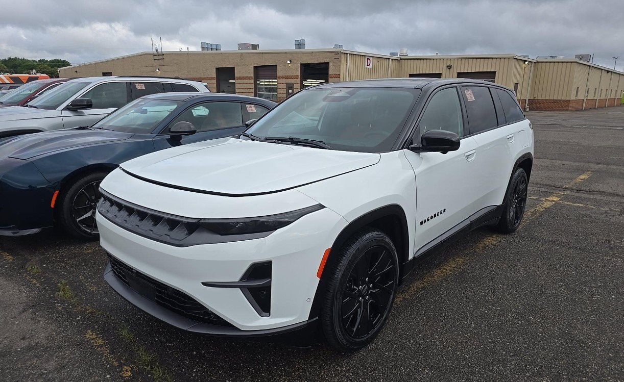 2024 Jeep Wagoneer S Launch Edition in Bright White Clearcoat — front three-quarter view
