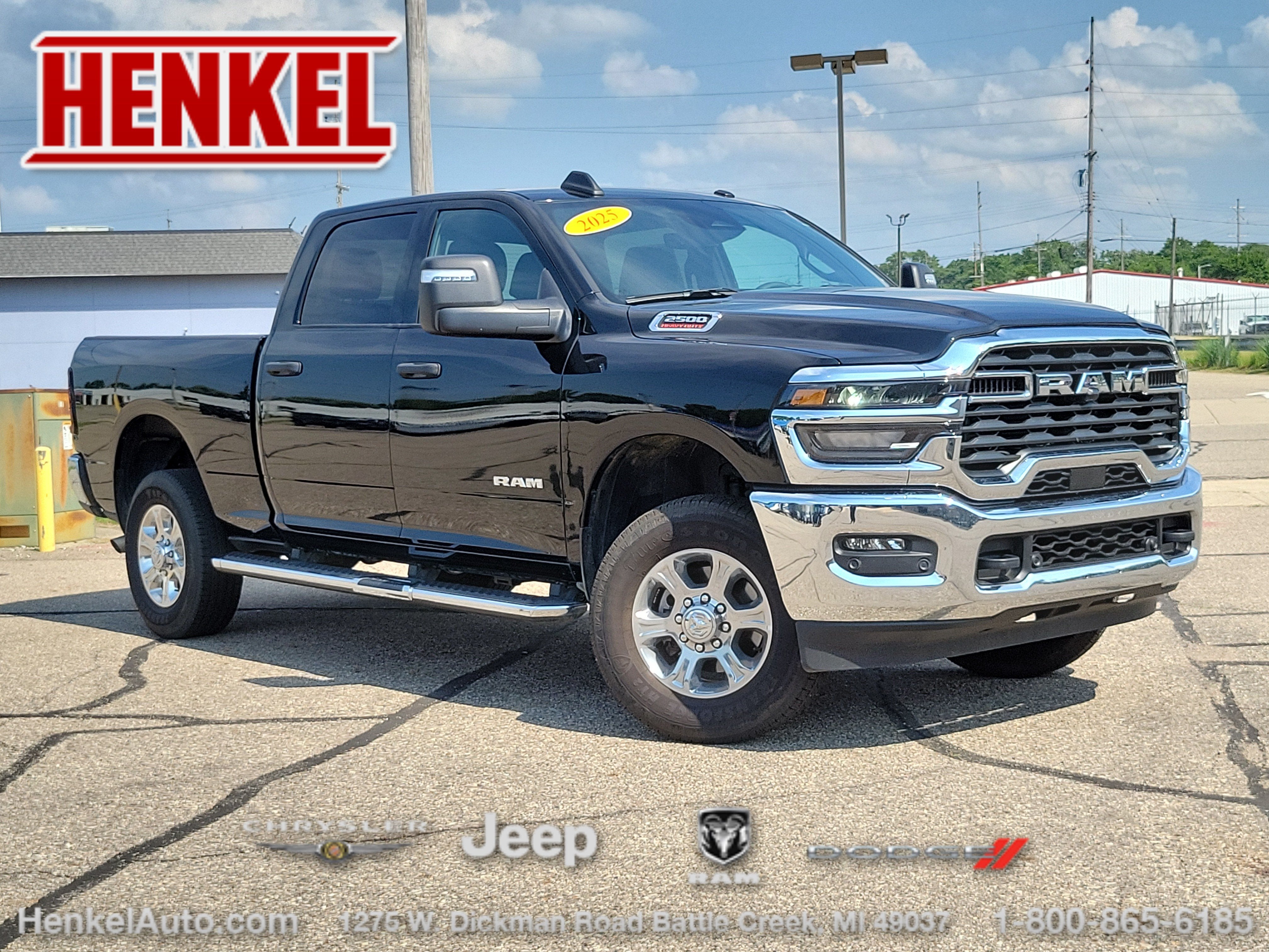 2025 RAM 2500 Big Horn Crew Cab 4x4 6'4' Box in Diamond Black Crystal Pearlcoat — front three-quarter view